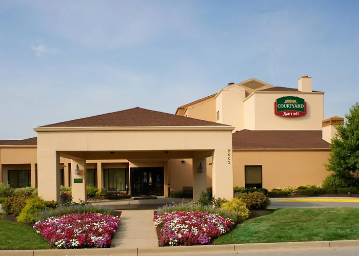 Courtyard By Marriott Indianapolis Airport